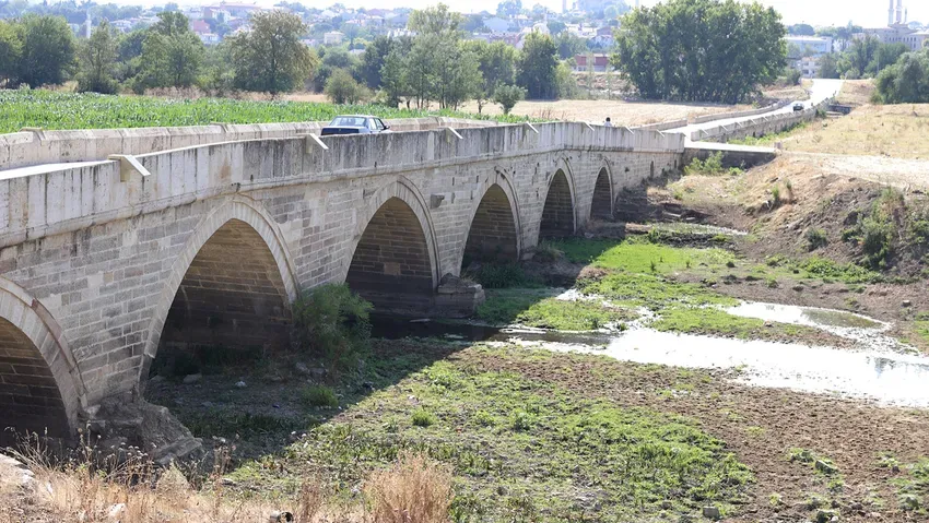 Tunca Nehri'nde su kritik seviyede!