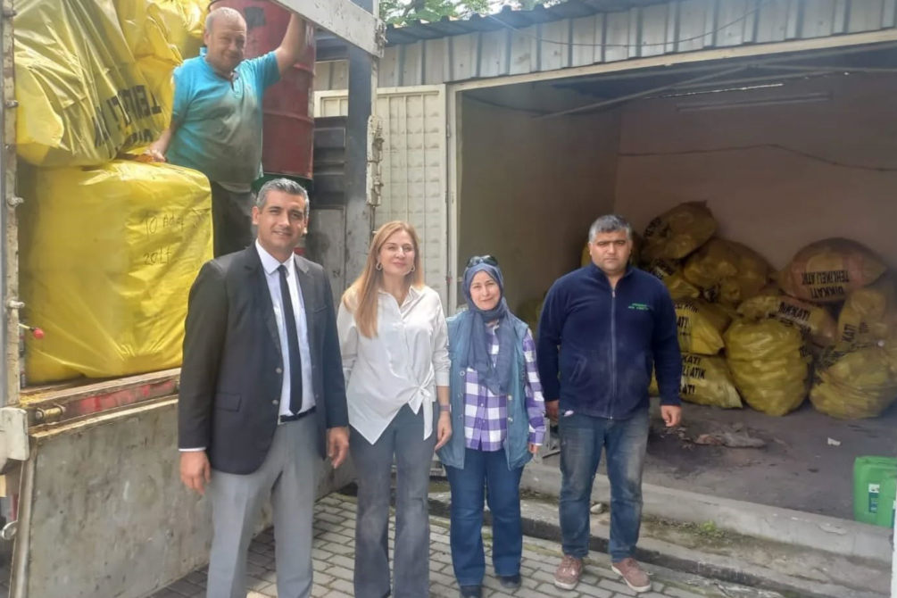 Hem Toprak Kazanıyor Hem Çiftçi