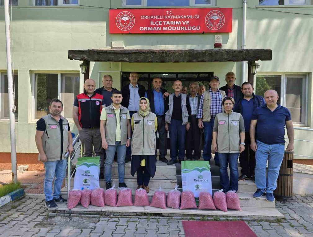 Orhaneli’de çiftçilere kuru fasulye desteği